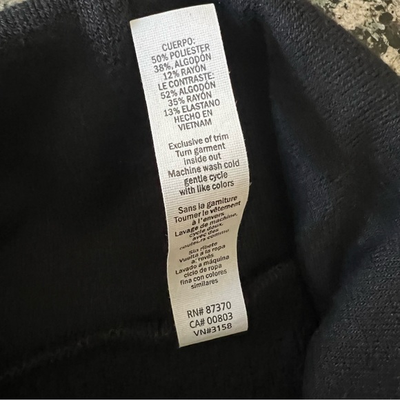 Alo Yoga Black Turtleneck Sweater. - Picture 4 of 5